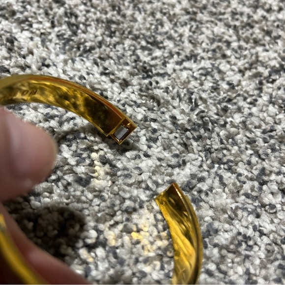 Kate Spade - Tie One On - Gold Tone Bangle Bracelet - Picture 7 of 9